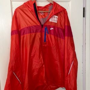 Men’s Brooks, hooded windbreaker